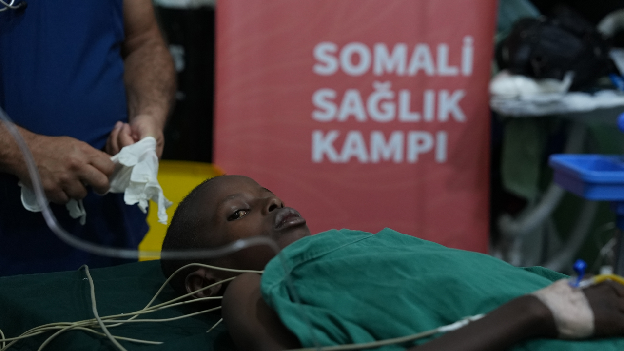 Somali’de Tedaviye Erişemeyen Hastalar İçin Sağlık Kampı